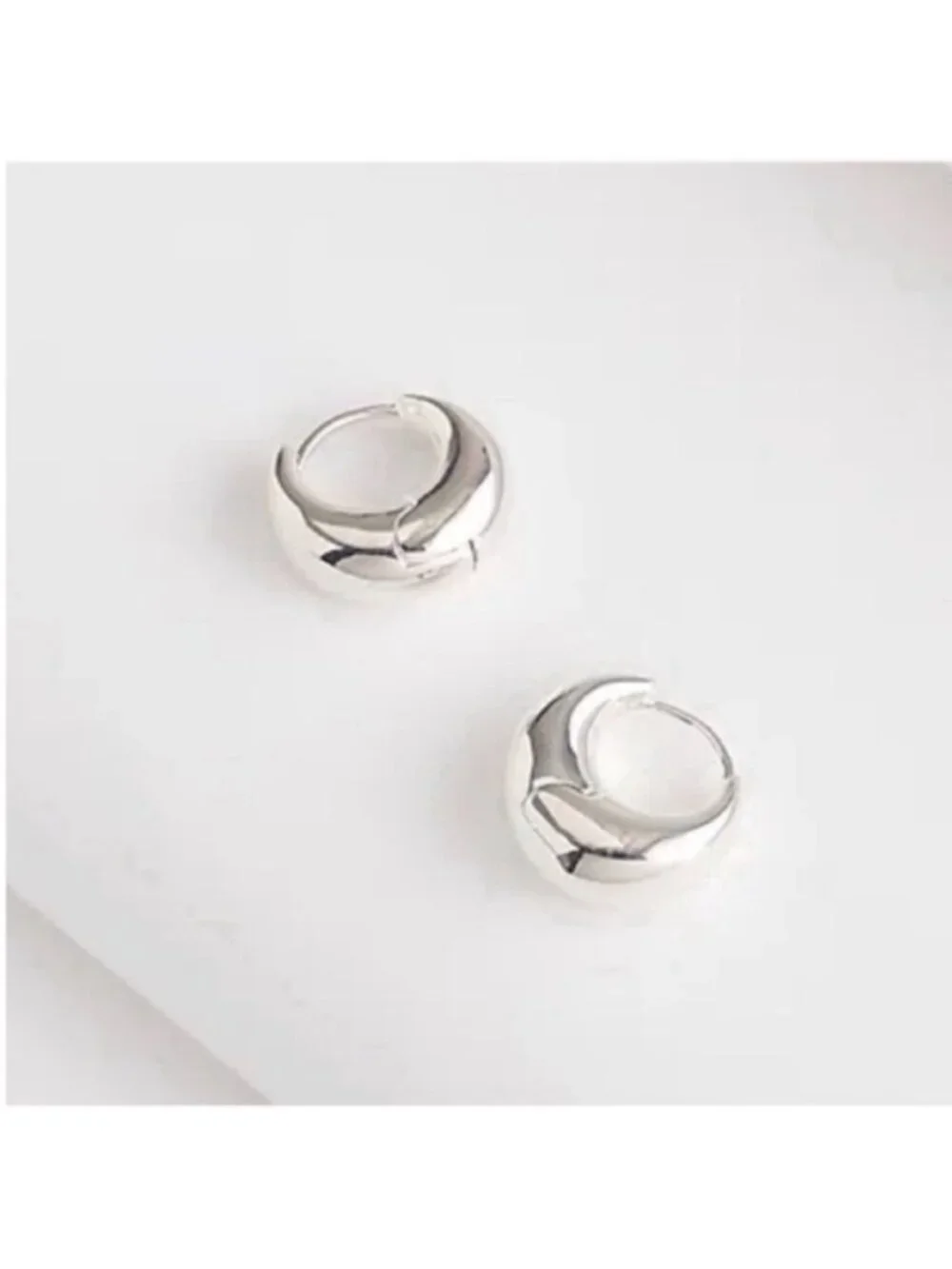 New! Madewell Silver European Huggie Earrings (1082) NWOT